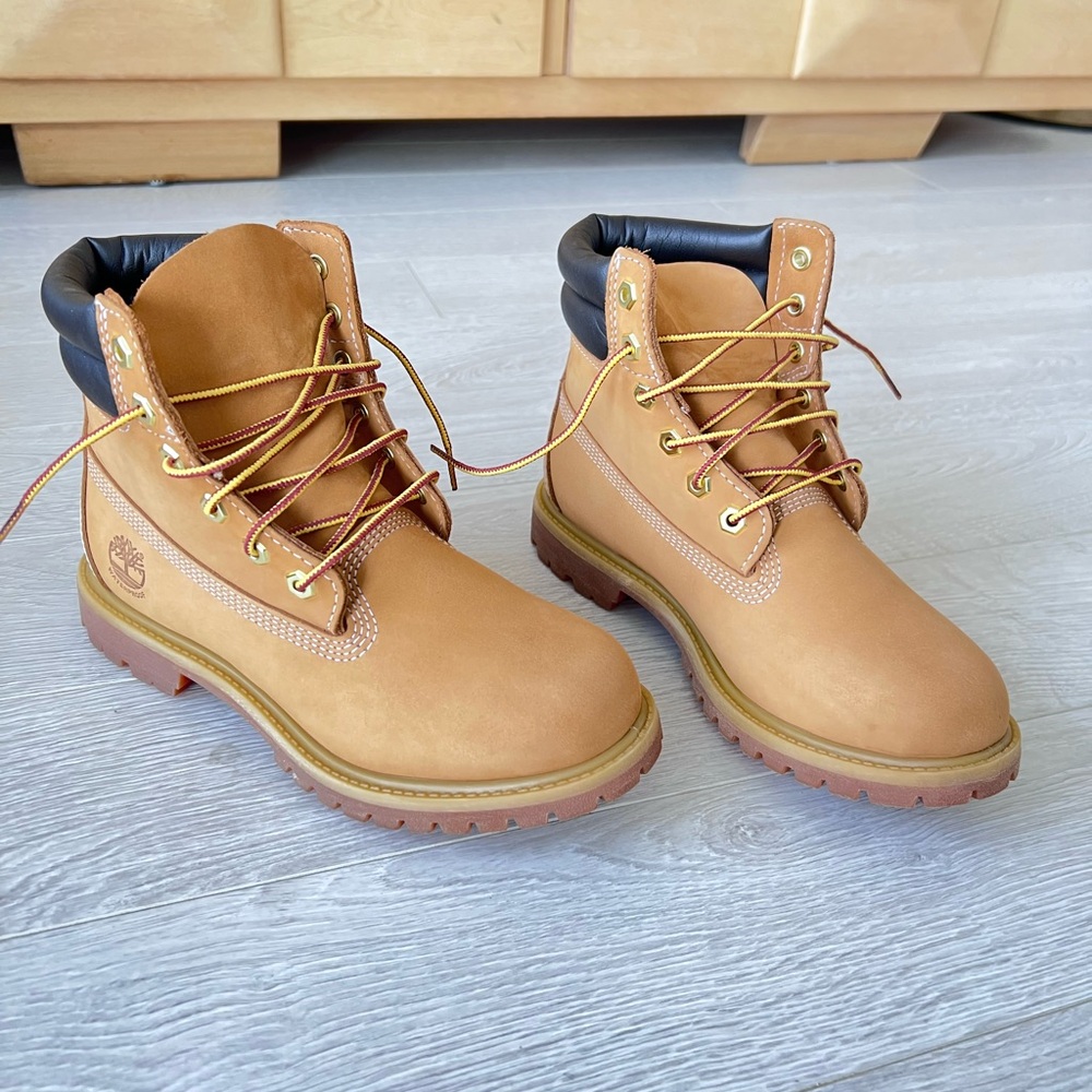 🔥Mint New Timberland Waterville 6” Waterproof Women’s Boots Wheat Nubuck - SZ 7🔥 - Picture 3 of 14